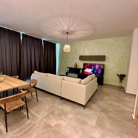 Villa Queen's Luxury 111/a *