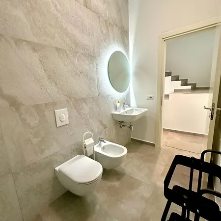 Queen's Luxury 111/a