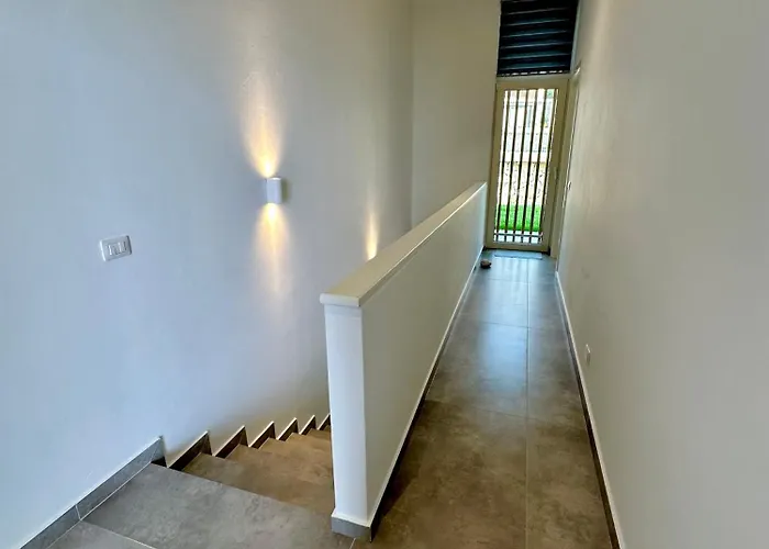 Queen's Luxury 111/a