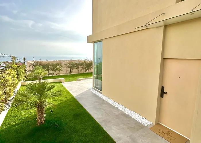 Queen's Luxury 111/a ديرمي