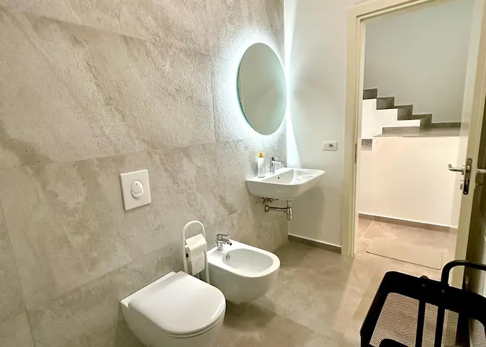 Queen's Luxury 111/a